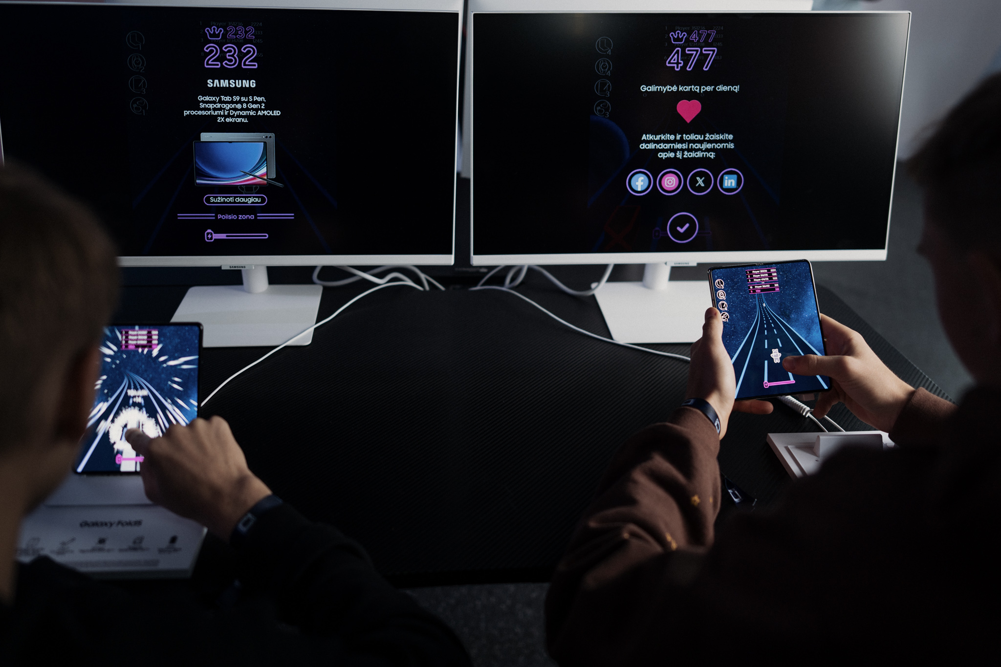 In gaming culture, phones are replacing computers: “Charge your dopamine for the whole day in 5 minutes”